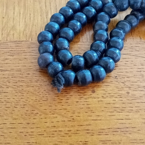 Carved Parrot Necklace with Hinged Compartment - Picture 9 of 9